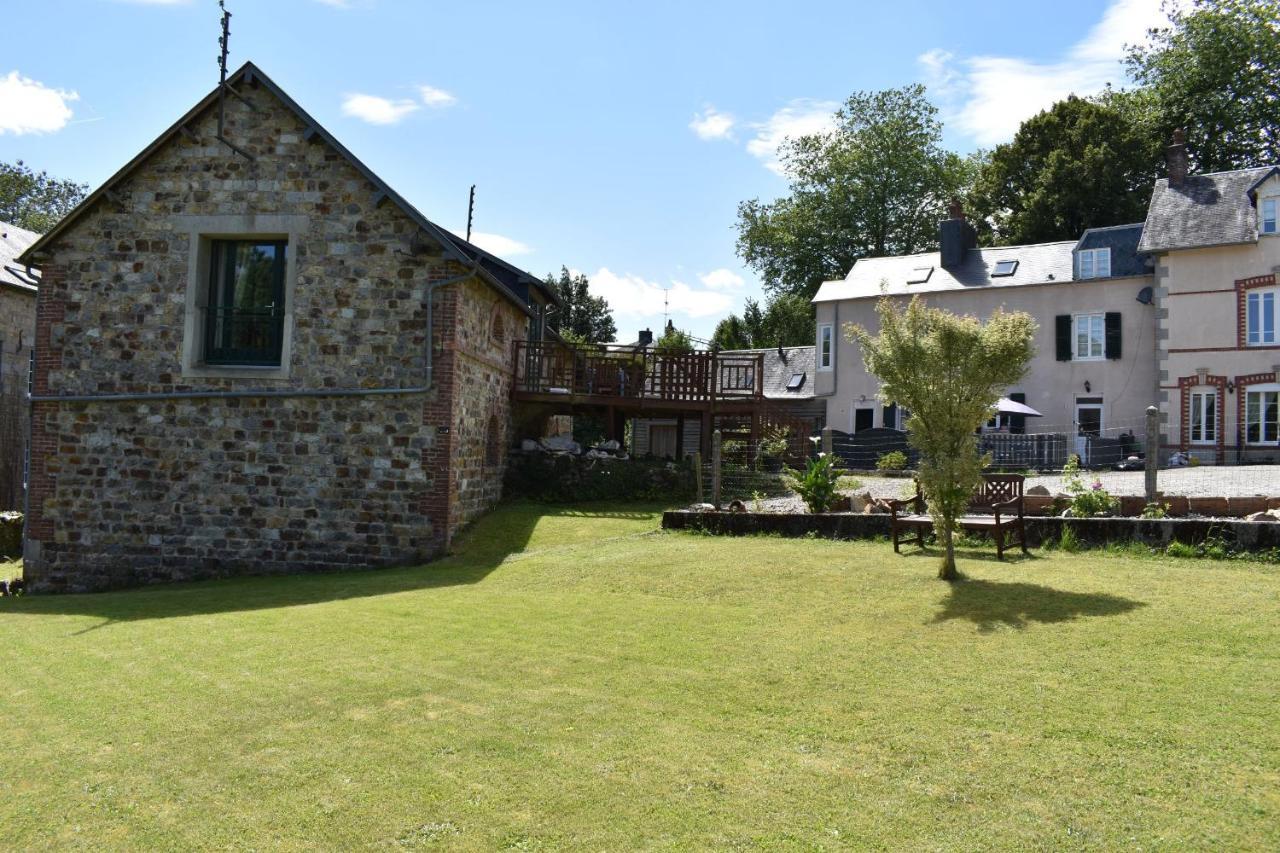 Gites In Le Neufbourg -Mortain Exterior foto