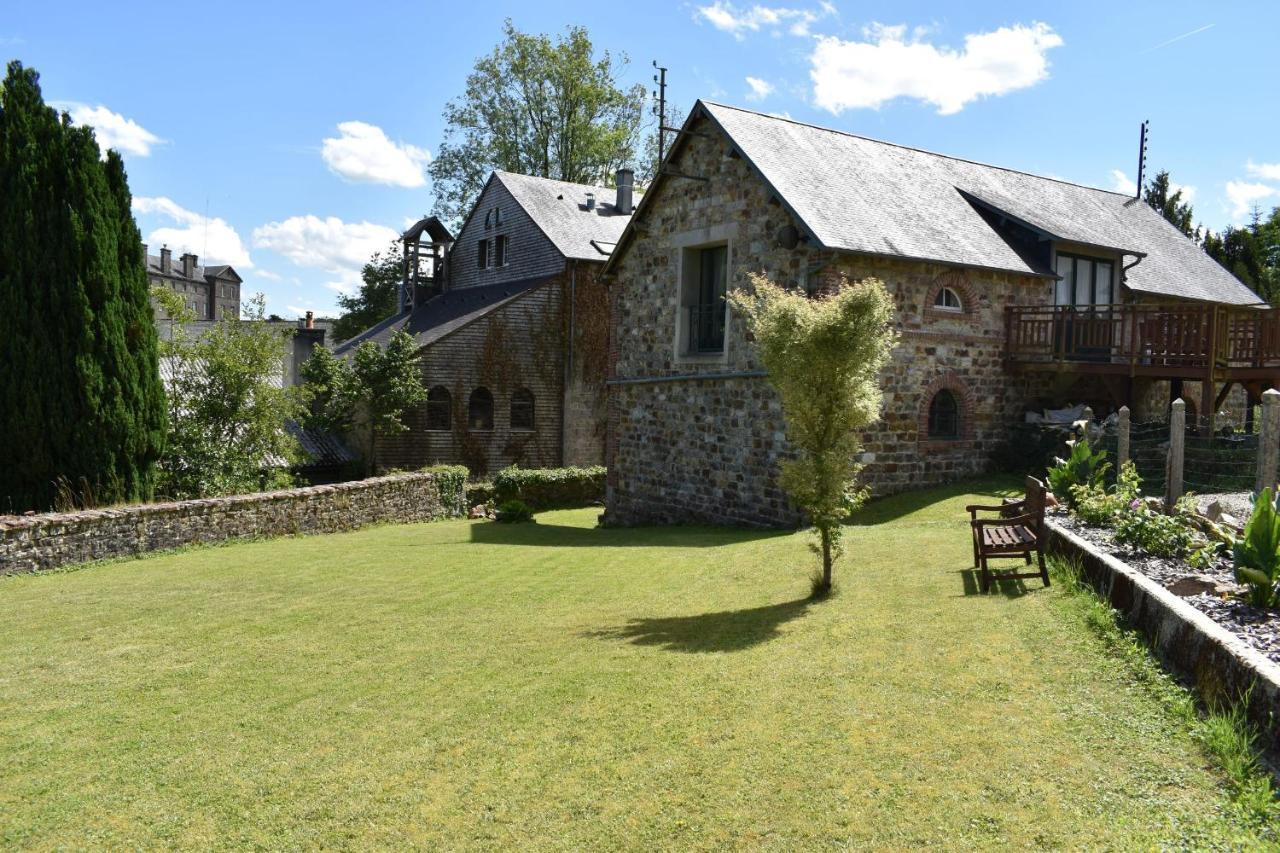 Gites In Le Neufbourg -Mortain Exterior foto