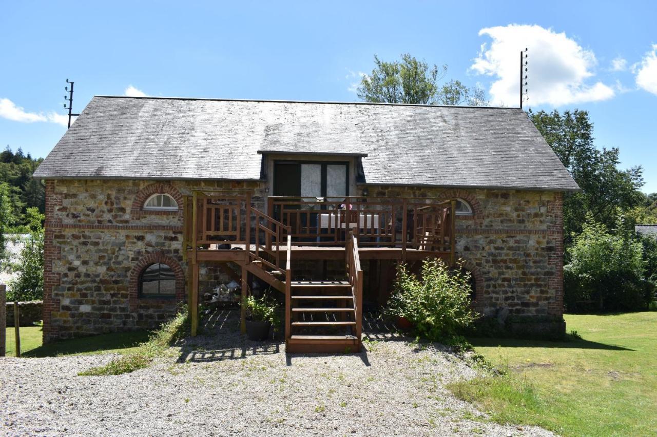 Gites In Le Neufbourg -Mortain Exterior foto