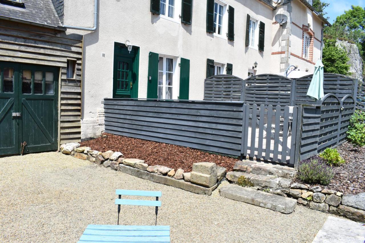 Gites In Le Neufbourg -Mortain Exterior foto